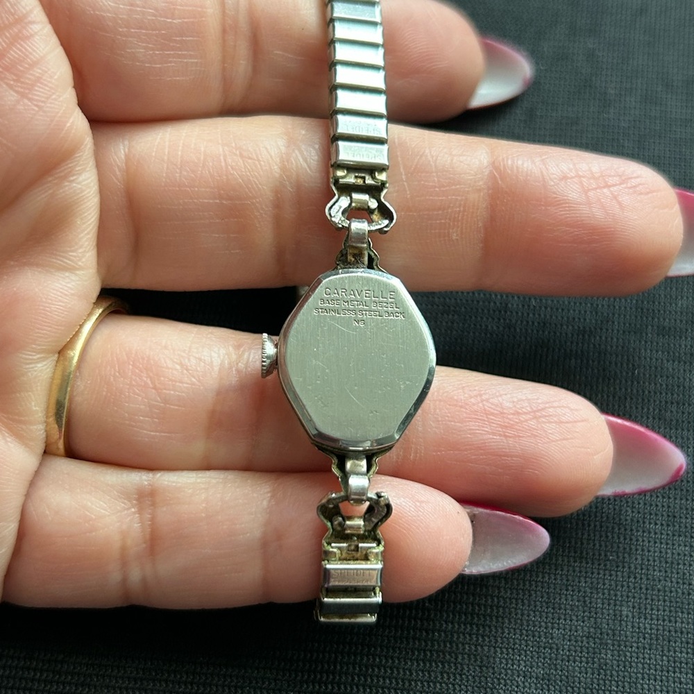 VTG Caravelle Woman's Manual Wind  Watch Needs Battery Needs Cleaning Stretch - Picture 4 of 5